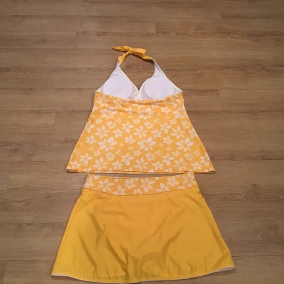 Women’s Floral Tankini Bathing Suit - Picture 3 of 4